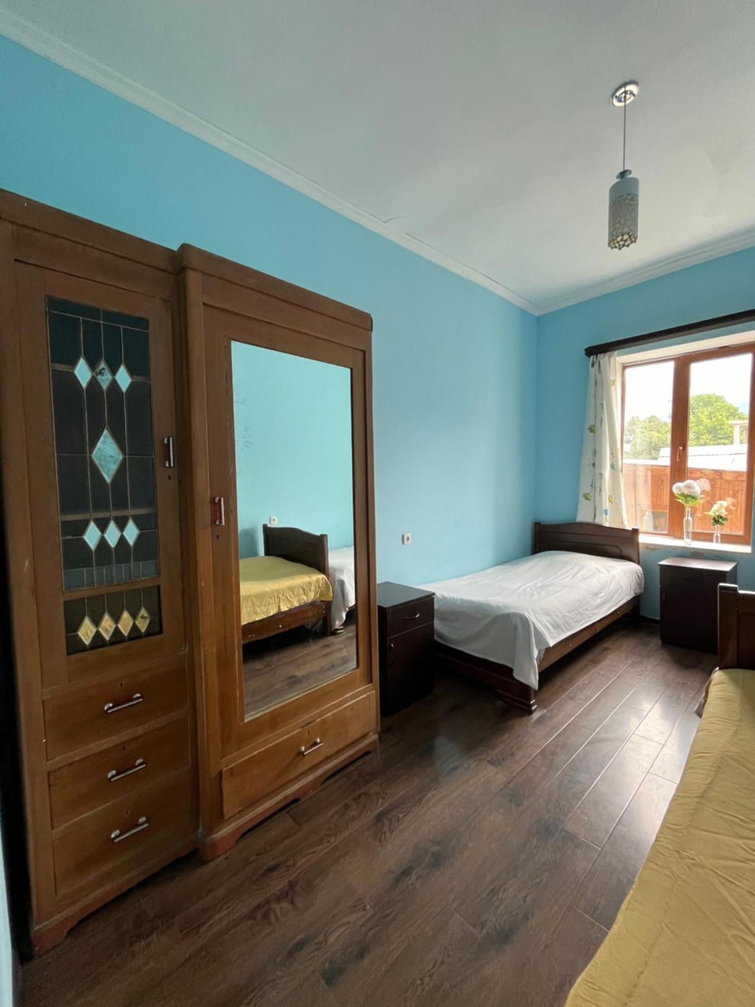 Вилла Wooden House Местия Экстерьер фото