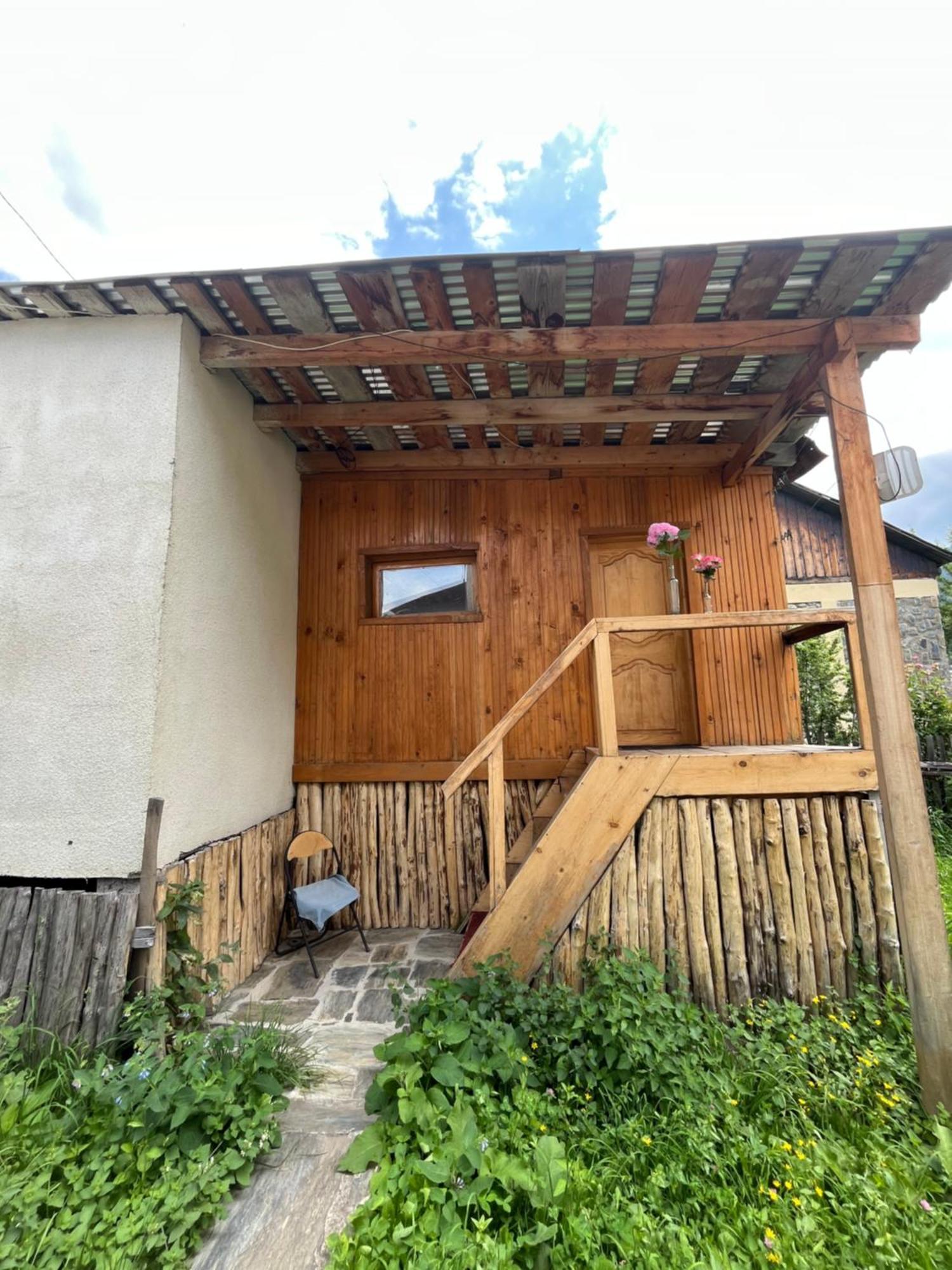 Вилла Wooden House Местия Экстерьер фото